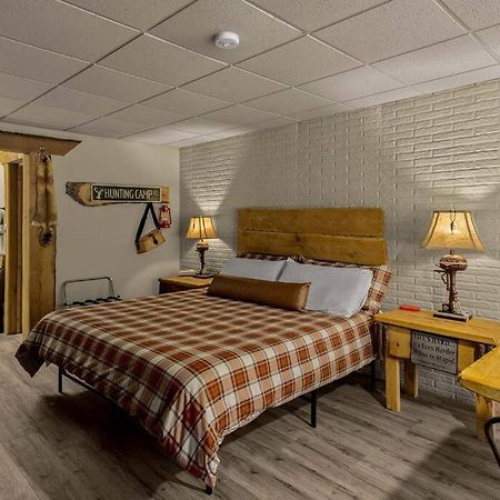 Stonegate Lodge King Bed, Wifi, 50In Roku Tv, Salt Water Pool Room #108 Eureka Springs Zewnętrze zdjęcie