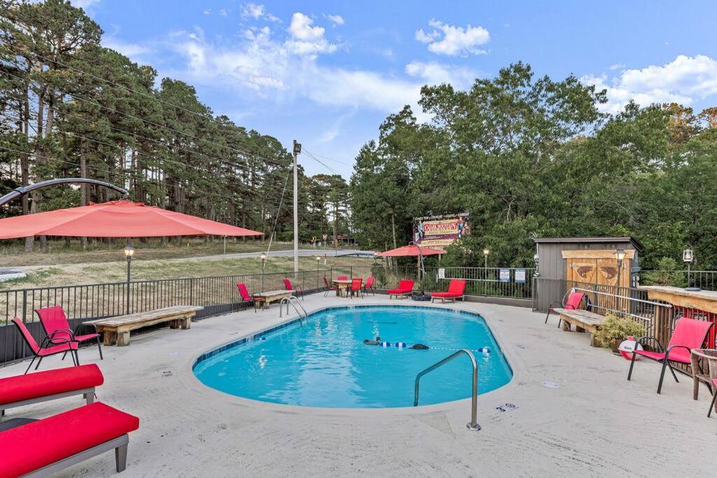 Stonegate Lodge King Bed, Wifi, 50In Roku Tv, Salt Water Pool Room #108 Eureka Springs Zewnętrze zdjęcie